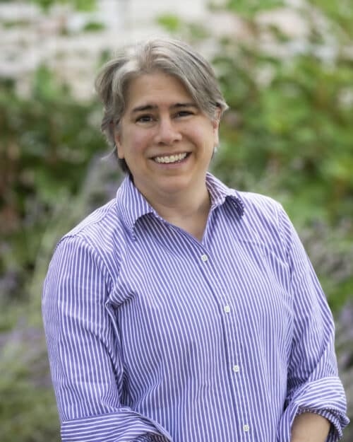 Headshot of Erin Dominiak