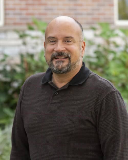 Headshot of Ruben Santiago