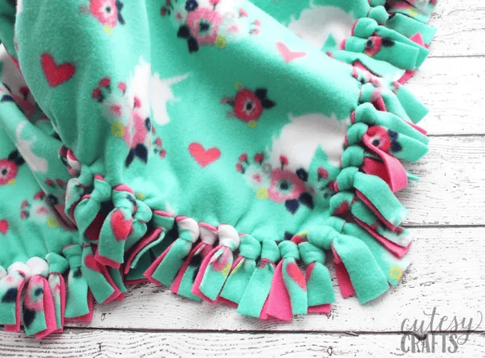 Fleece tie blanket