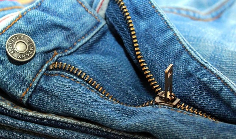 Jeans with button and zipper